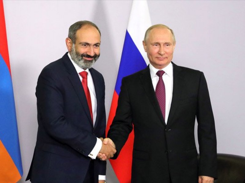 Политолог: Пашинян будет постепенно отдаляться от Москвы