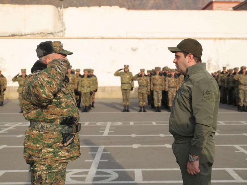 Продолжаются визиты министра обороны Армении в воинские части