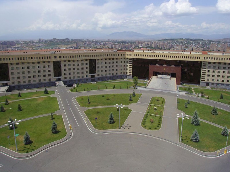 Премьер проведет закрытое совещание в Министерстве обороны Армении