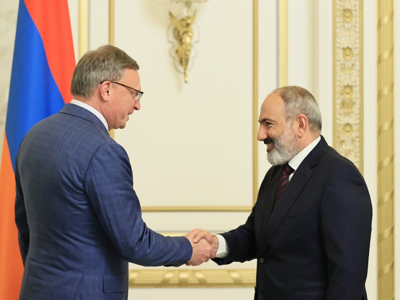 Пашинян и губернатор Омской области обсудили сотрудничество в разных сферах