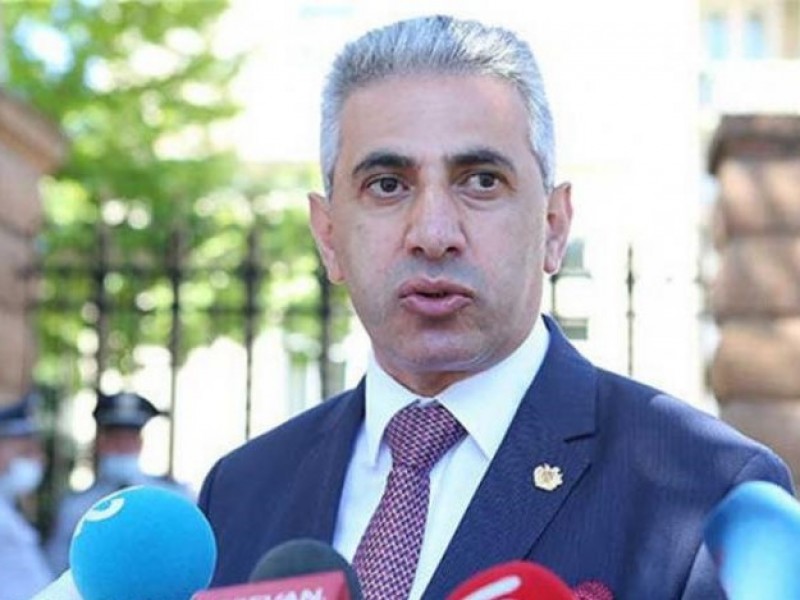 Оппозиционер заявил об угрозах в связи с отставкой Араика Арутюняна