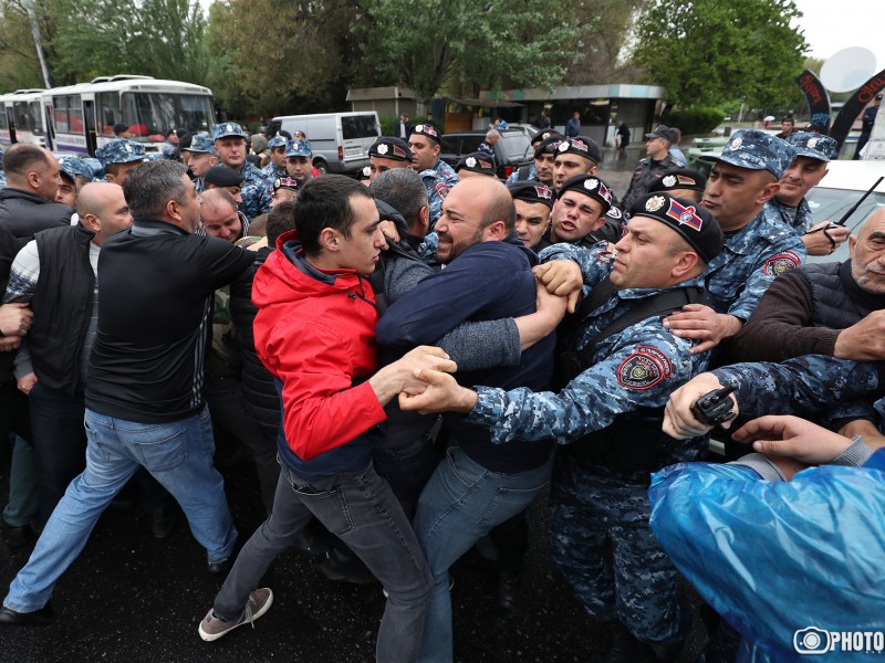 Из разных частей Еревана в отделы Полиции были подвергнуты приводу 244 гражданина