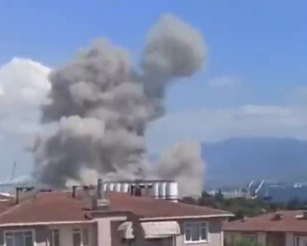 Вследствие взрыва в Дериндже повреждено 20% запасов продовольствия - власти Турции 