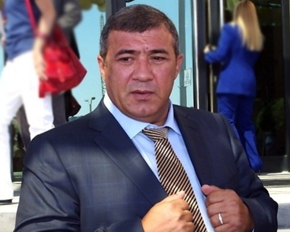 Глава Федерации футбола Армении сводит счеты с бизнес-конкурентами? 