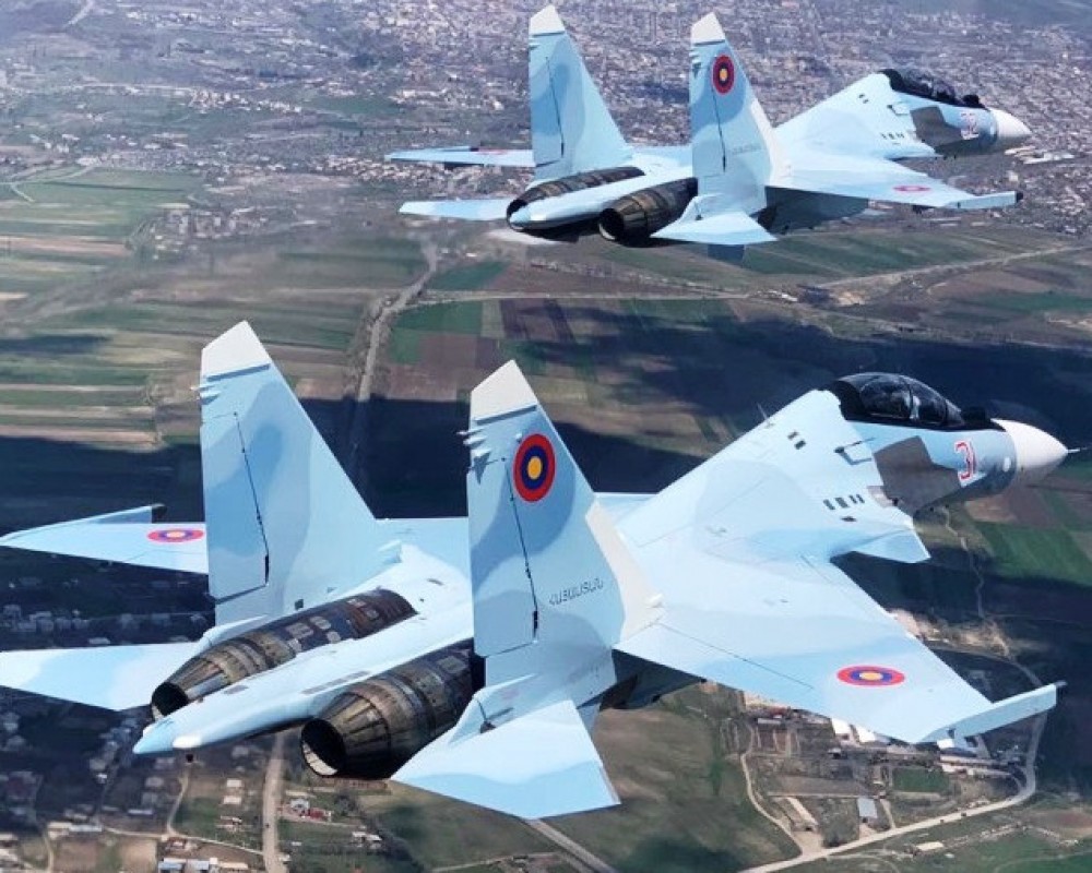 Министр обороны принял ведущих российских летчиков-испытателей