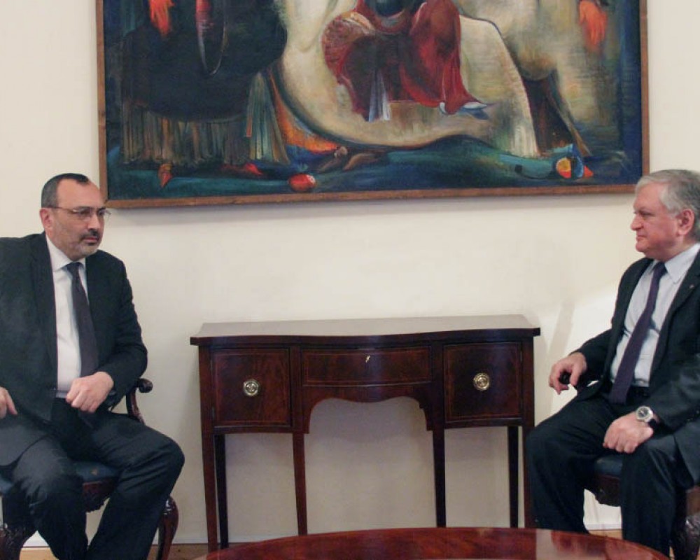Главы МИД Армении и Карабаха обсудили ситуацию на линии соприкосновения