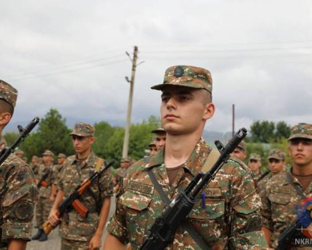 Подразделения ВС, которые в связи с войной вошли в Арцах, возвращаются в Армению: Григорян