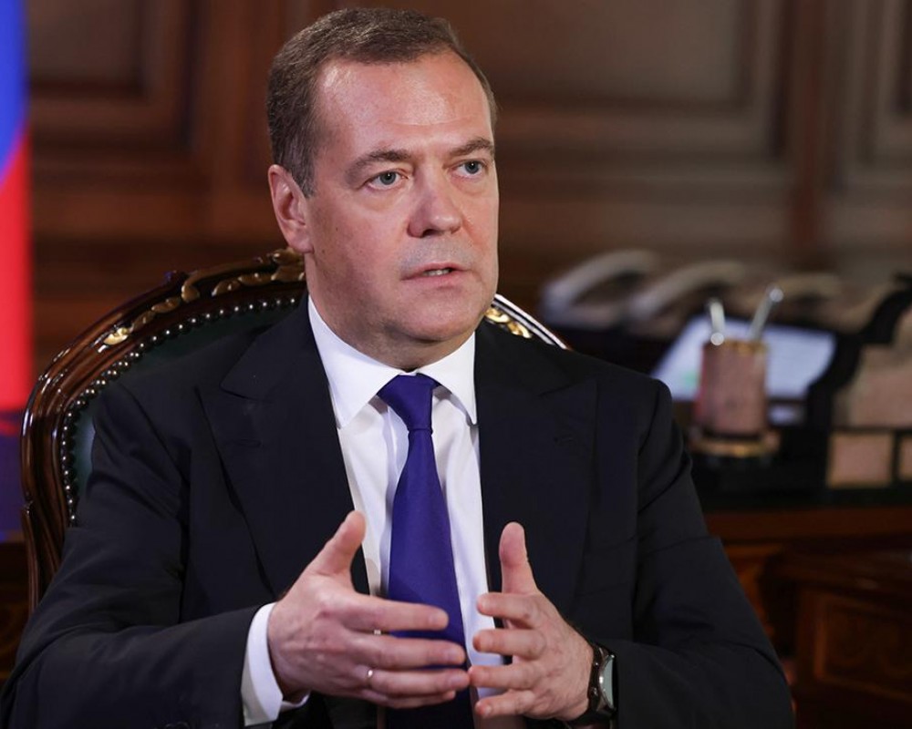 Дмитрий Медведев назначен первым заместителем Путина в Военно-промышленной комиссии
