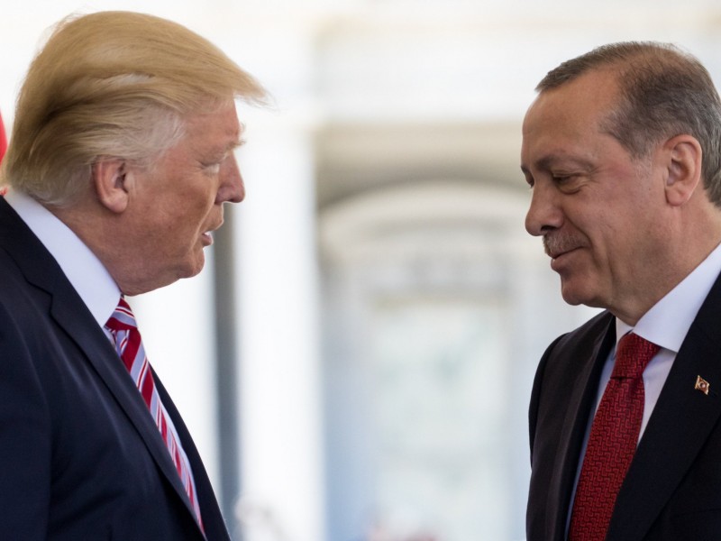 Политолог: Ультимативный тон Вашингтона по C-400 ставит Эрдогана перед трудным выбором