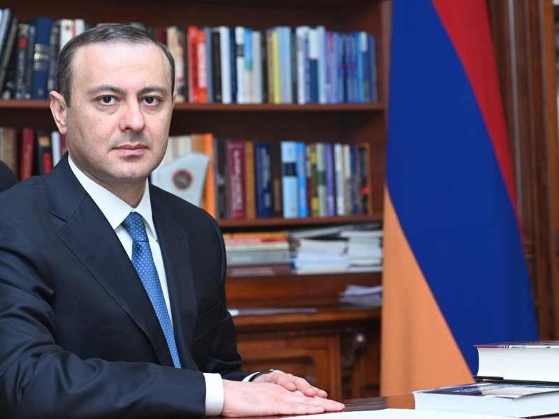  Армен Григорян встретится с помощником президента Азербайджана в Братиславе