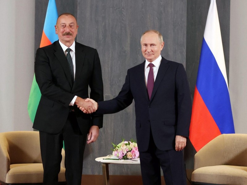 Путин обсудил с Алиевым вопросы урегулирования между Азербайджаном и Арменией