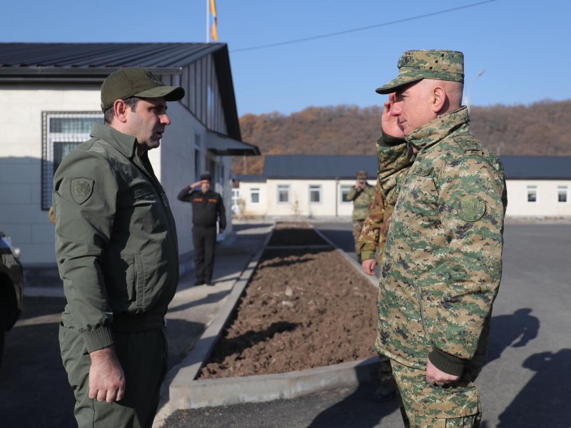 МО приложит все усилия для улучшения условий прохождения воинской службы - Сурен Папикян