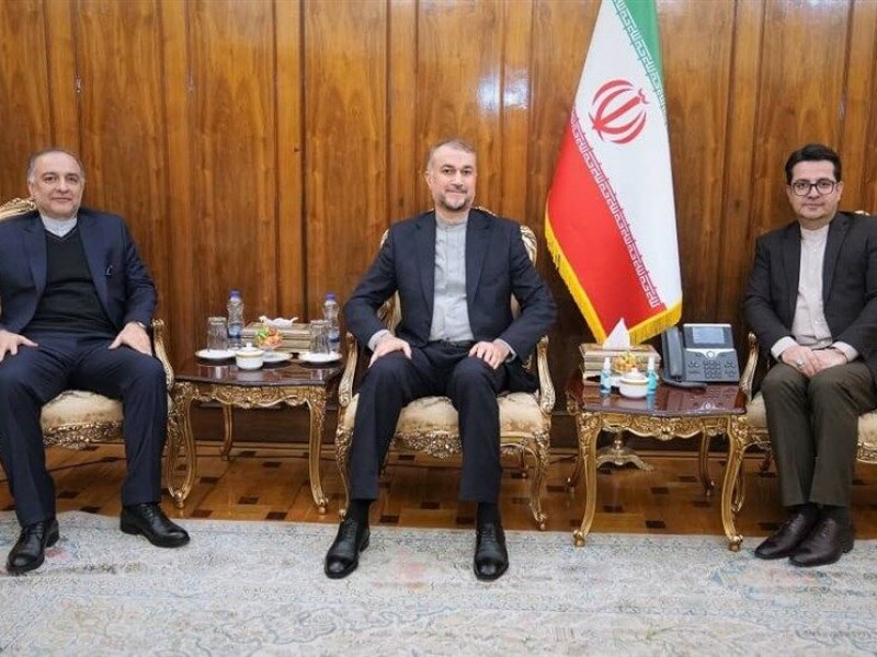 Глава МИД Ирана обсудил с послами в Армении и Азербайджане установление мира в регионе