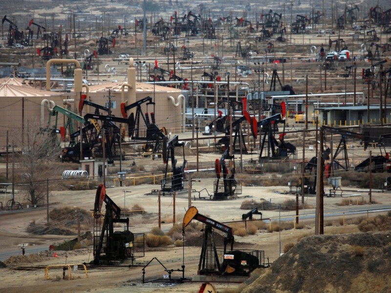 США закупят 77 млн баррелей нефти у своих производителей для стратегического резерва