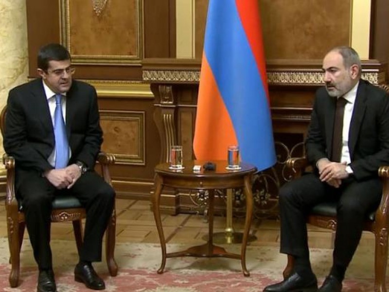 Что обсудили Никол Пашинян и Араик Арутюнян перед визитом в Москву - пресса дня
