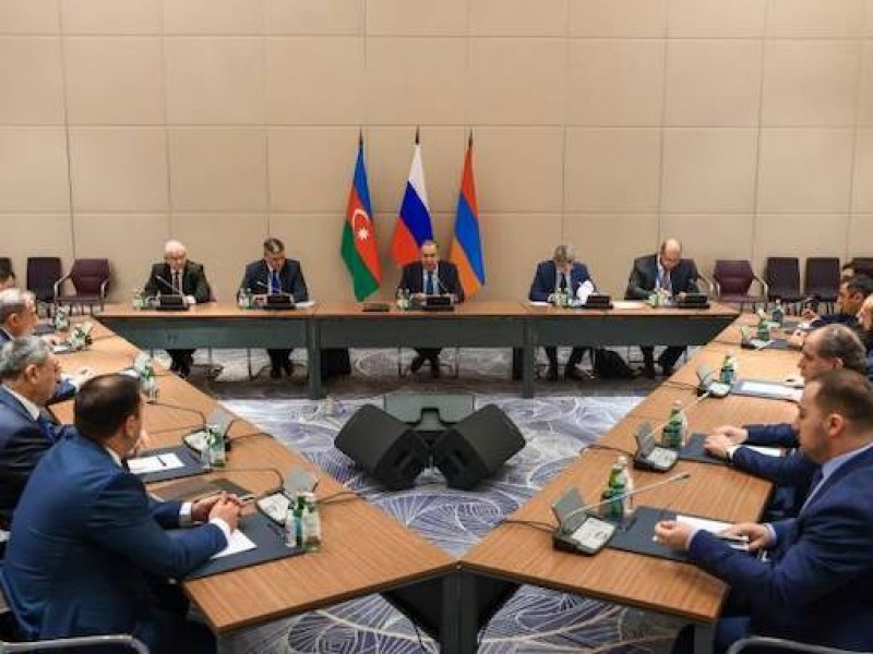 Сначала делимитация, разблокировка коммуникаций и безопасность в Карабахе - Лавров 