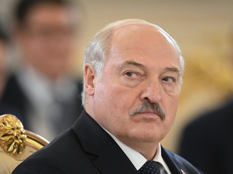 Проблемные вопросы надо решать за столом переговоров, а не делать демарши - Лукашенко
