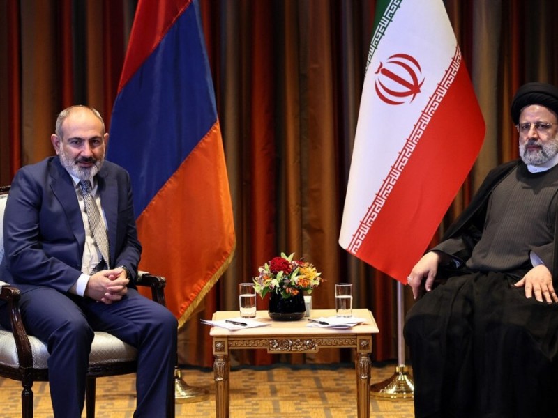 Никол Пашинян и президент Ирана обсудили вопросы регионального развития