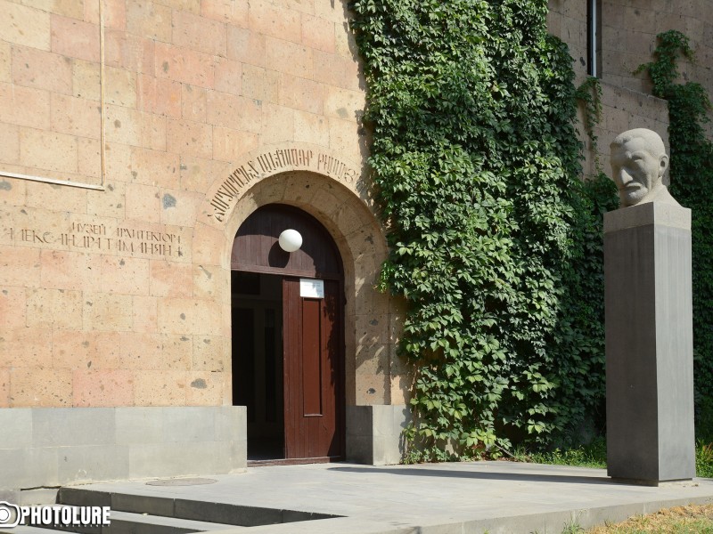 Թոռը Հայաստանում է՝ Ալեքսանդր Թամանյանի թանգարան-ինստիտուտը վերաբացելու ակնկալիքով