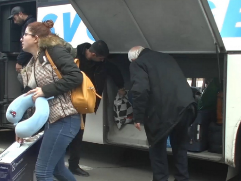 Автобусами из Еревана в Степанакерт за сутки доставлено 210 беженцев
