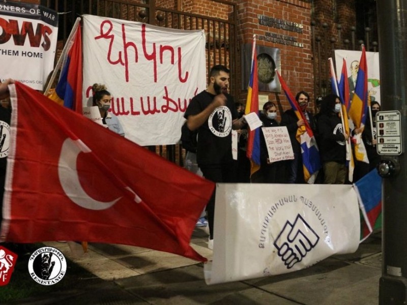 Акция протеста перед консульством Армении в Глендейле против правительства Пашиняна (ФОТО)