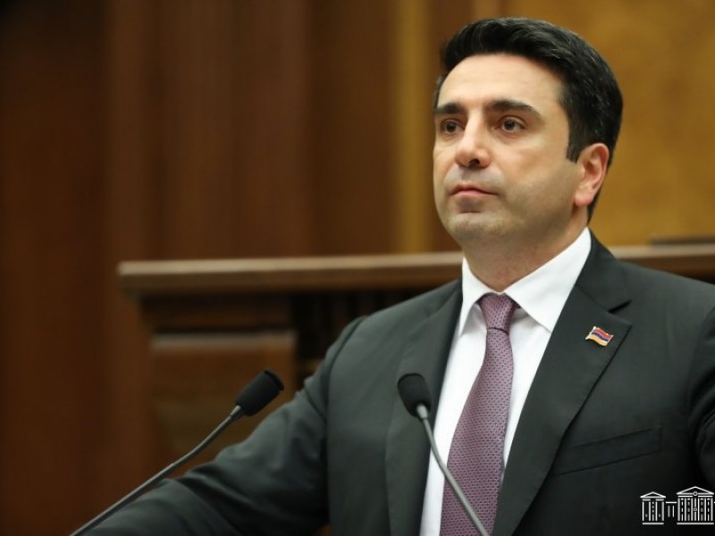 Спикер парламента Армении отправится в Берлин