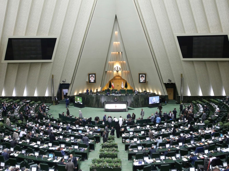 Иранские депутаты жестко осудили открытие посольства Азербайджана в Израиле