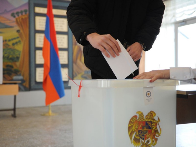 В парламенте Армении проходит закрытое голосование по избранию Омбудсмена