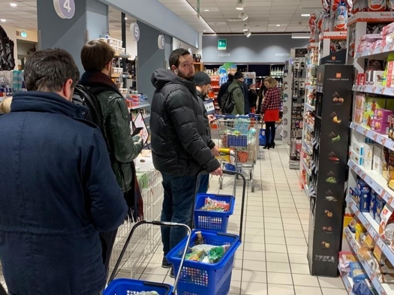 В Ереване временно запретят деятельность нескольких супермаркетов - решение коменданта