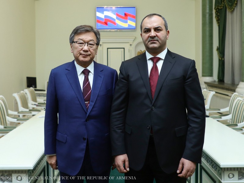 В Армению прибыл главный военный прокурор России Валерий Петров