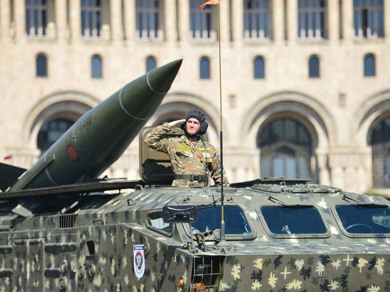 Военный парад в Ереване: оружие, стратегия, политика