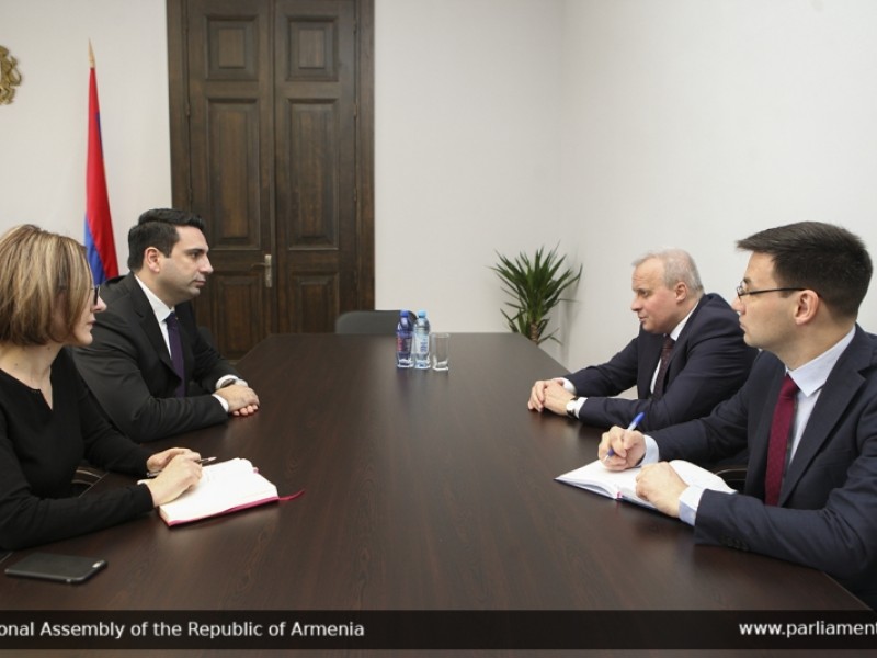 Вице-спикер выразил обеспокоенность послу РФ в связи с антиармянским мероприятием в Баку