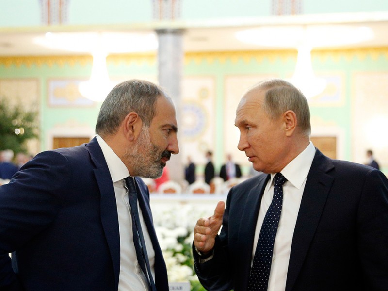 Пашинян и Путин провели телефонный разговор 