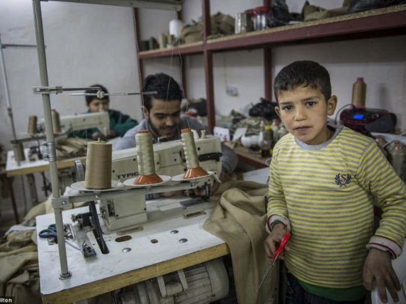 BBC. Թուրքիայի M&S-ի, Mango-ի և ZARA-ի ֆաբրիկաներում սիրիացի փախստական երեխաներն են աշխատում