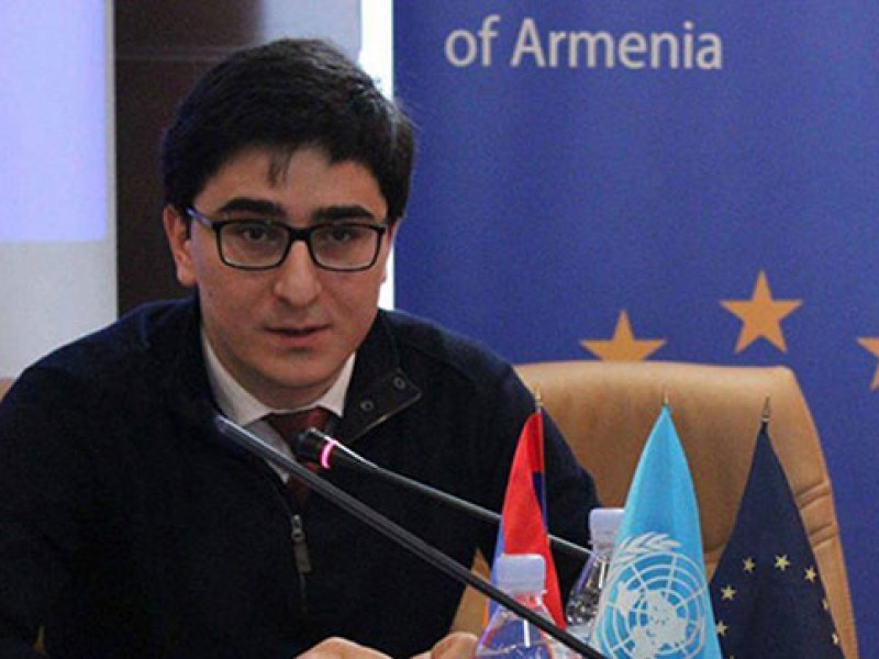 Азербайджан по требованию Армении удалил из «парка трофеев» манекены и шлемы - Киракосян 