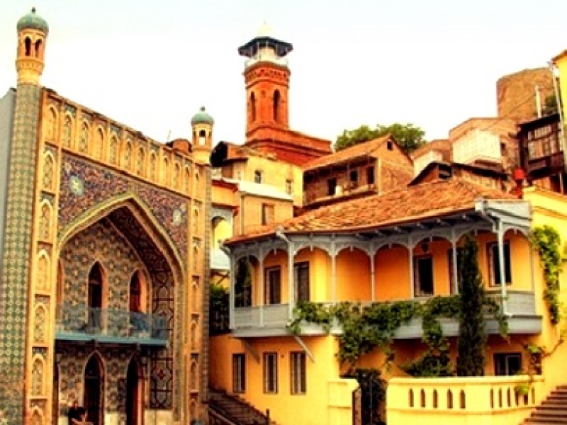 Мусульманской общине Грузии передали еще 20 мечетей: а что с армянскими церквями?  