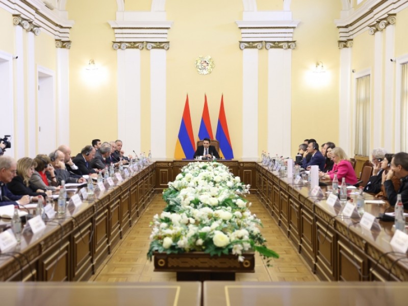 Что обсуждали на встрече спикер НС Армении с аккредитованными в РА послами 