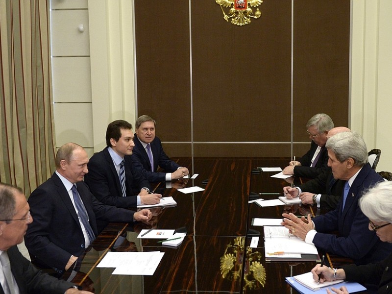 Путин и Керри обсудили ситуацию на Украине