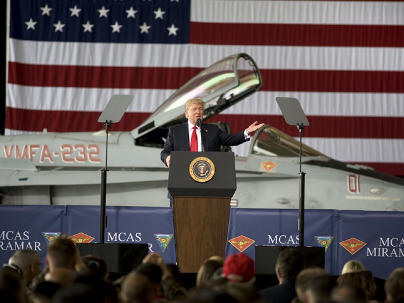 Трамп поручил создать военно-космические силы США