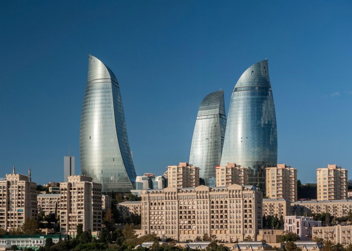 Армянские журналисты прогулялись по Баку и провели ряд встреч 