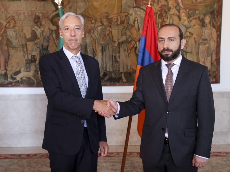 Мирзоян и Кравиньо обсудили возможность расширения армяно-португальской повестки