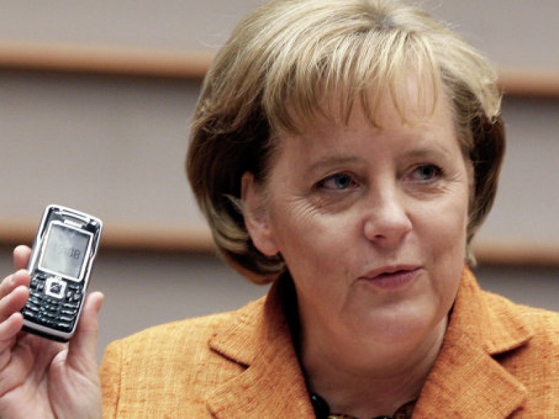 В Германии прекращают расследование о прослушке телефона Меркель