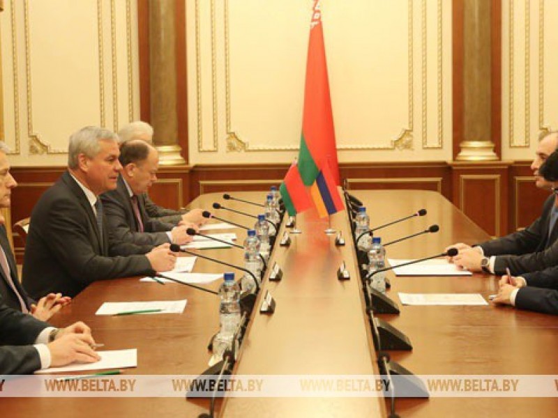 Беларусь готова участвовать в обновлении парка пассажирского транспорта Армении
