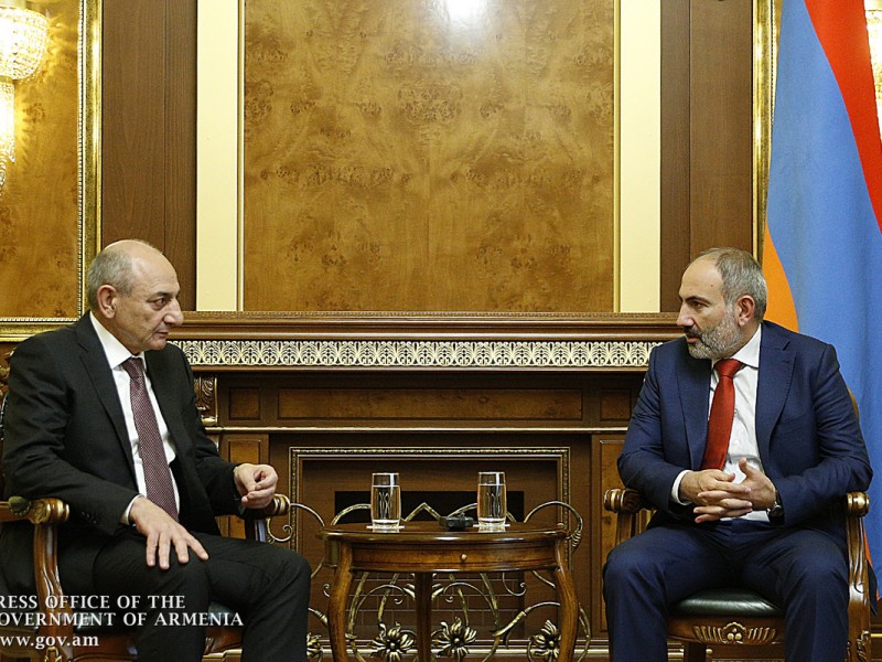 Пашинян с бывшими президентами Арцаха обсудил шаги по противодействию агрессии Баку