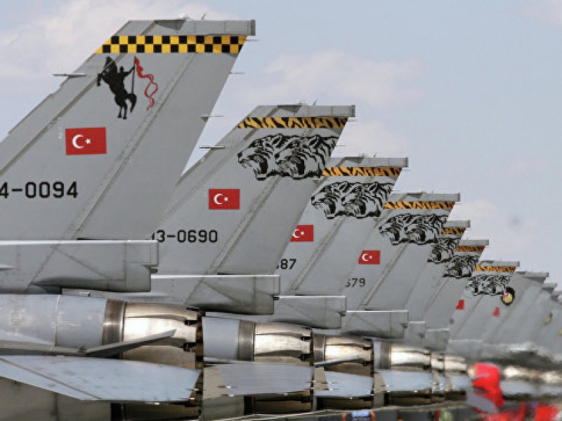 ВВС Турции бомбят позиции курдов на севере Ирака