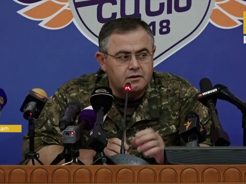 Начальника Генштаба ВС Армении вызовут в парламент в связи с убийствами в армии