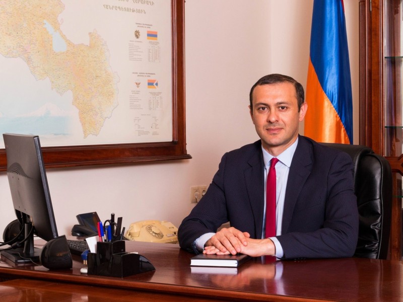 Секретарь Совбеза Армении провел встречу с помощником главы Азербайджана
