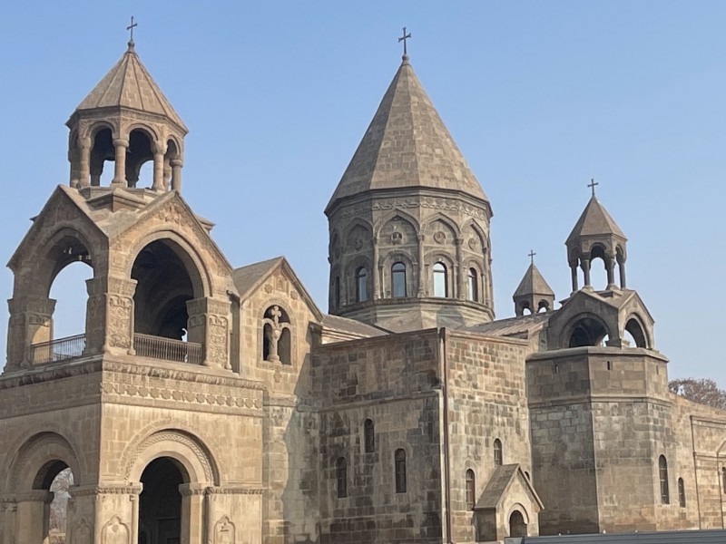 Армянская Апостольская церковь назвала «опасной» позицию властей по вопросу Арцаха