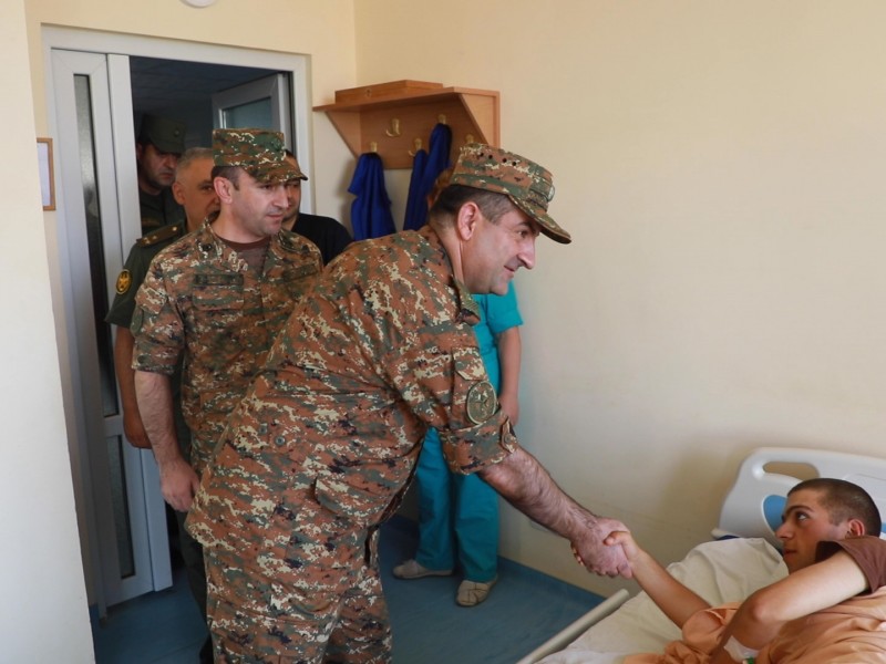 Начальник ГШ Армении посетил Центральный клинический военный госпиталь