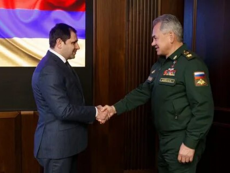 Глава МО РА пообещал наращивать армяно-российское оборонное сотрудничество